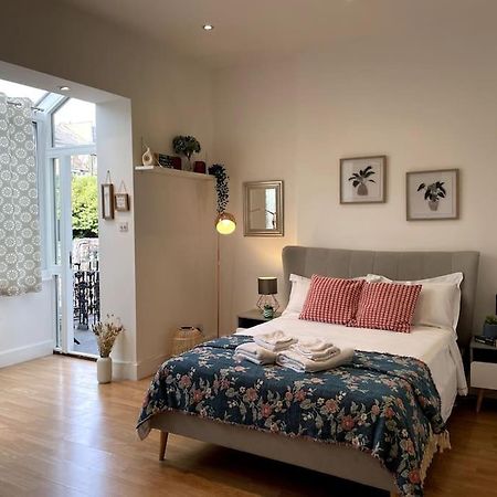 Cute&Cozy Studio Apt In Barons Court London Bagian luar foto