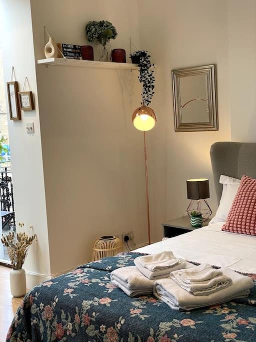 Cute&Cozy Studio Apt In Barons Court London Bagian luar foto