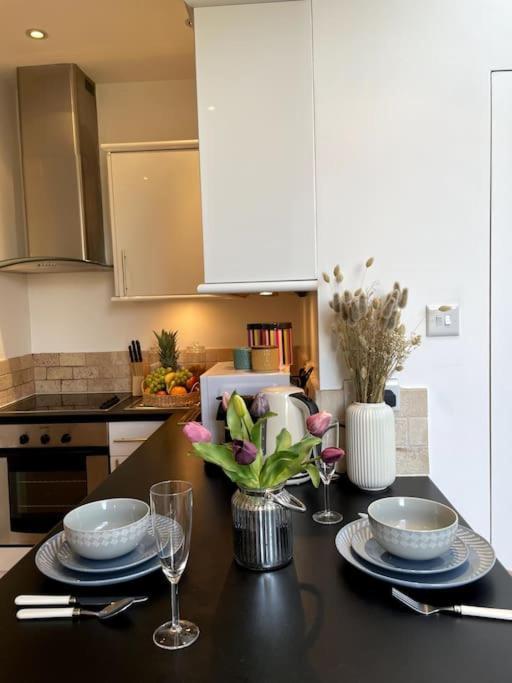 Cute&Cozy Studio Apt In Barons Court London Bagian luar foto