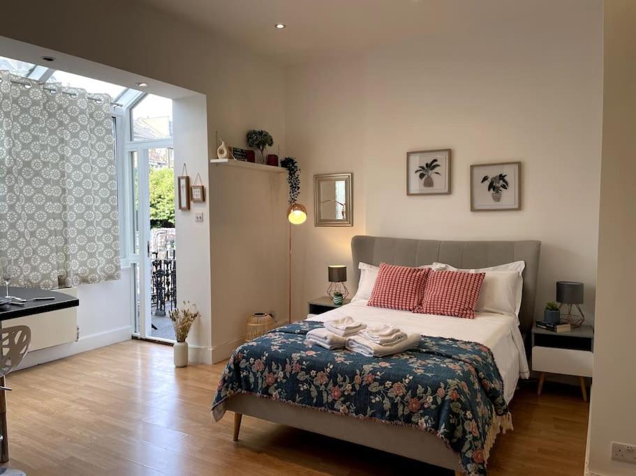 Cute&Cozy Studio Apt In Barons Court London Bagian luar foto