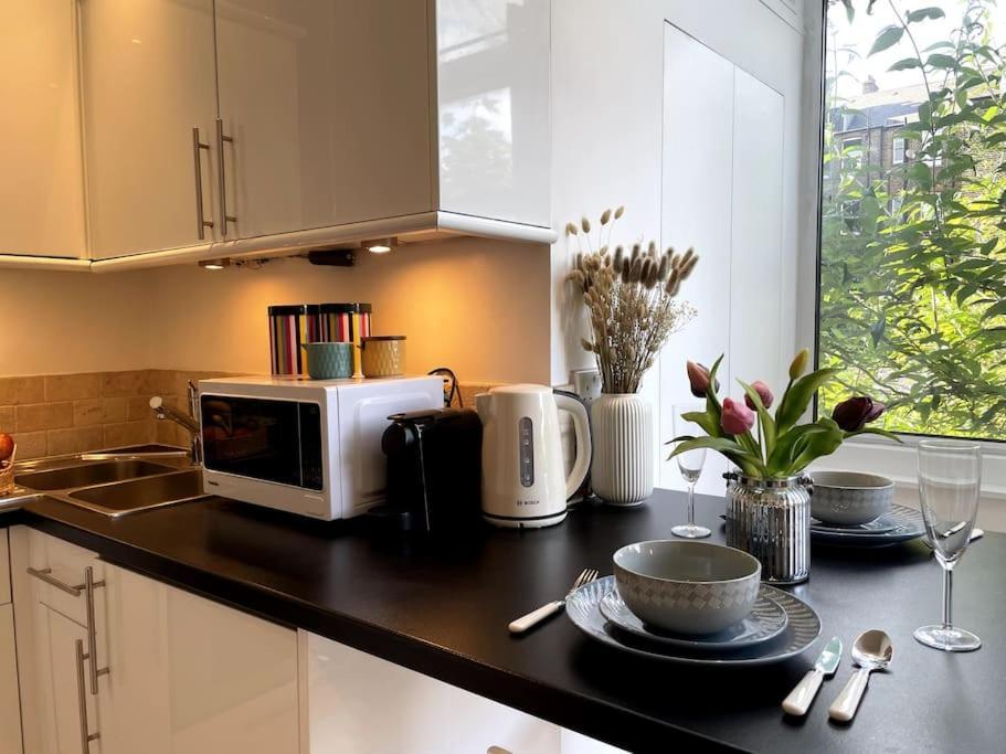 Cute&Cozy Studio Apt In Barons Court London Bagian luar foto