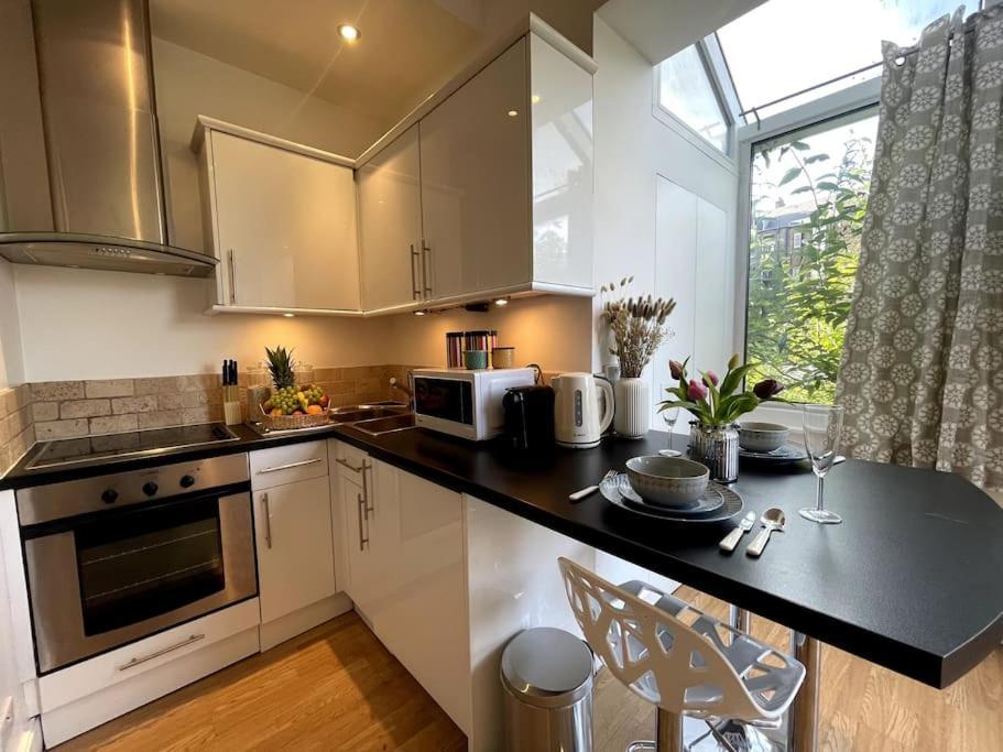 Cute&Cozy Studio Apt In Barons Court London Bagian luar foto
