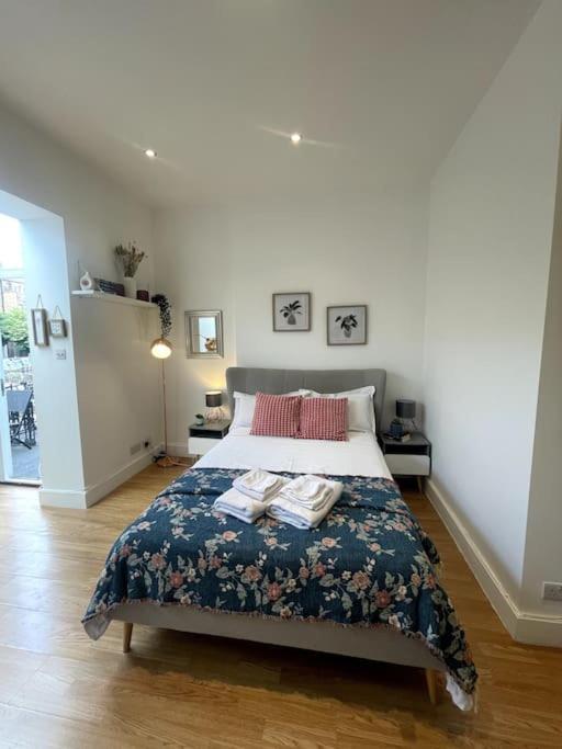 Cute&Cozy Studio Apt In Barons Court London Bagian luar foto